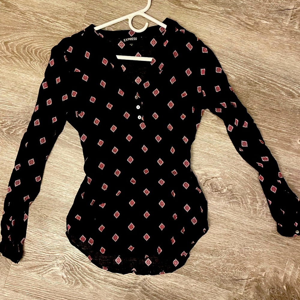 Express black red geometric print portofino long sleeve shirt work blouse XS